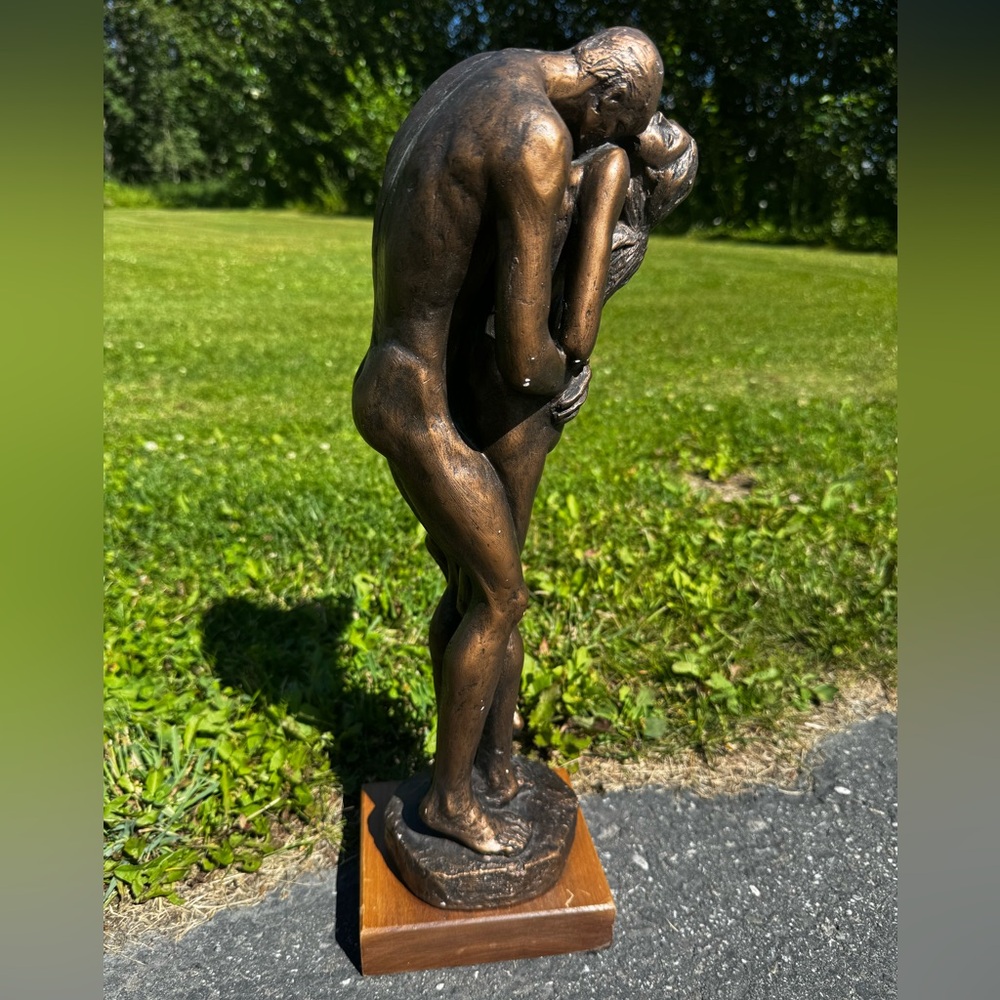 Vintage Austin Production 1974 Bronze Couple Sculpture Passion Kiss - Picture 5 of 11